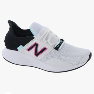 New balance fresh foam roav V1 sneaker - Like New